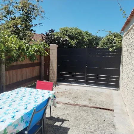 Proche Du & Ocean, Parking