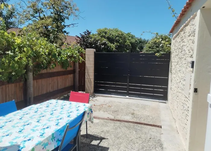 Proche Du & Ocean, Parking